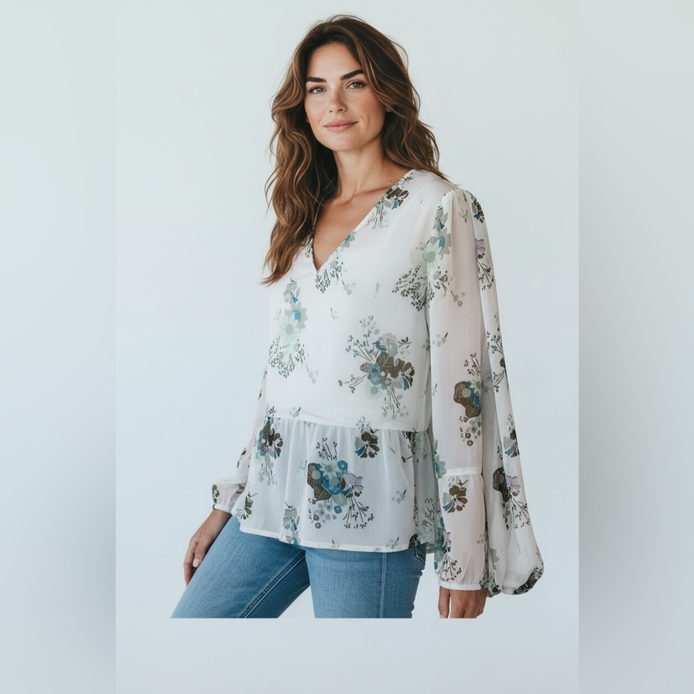 LOFT Floral Print Petite Top  MP White and Green.  Perfect for Spring and summer
